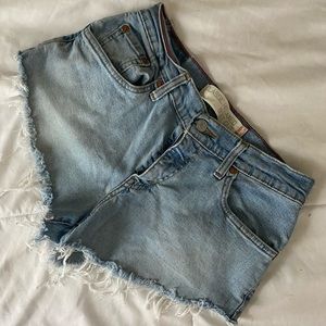 UPCYCLED ♻️ LEVI CUTOFFS 💕